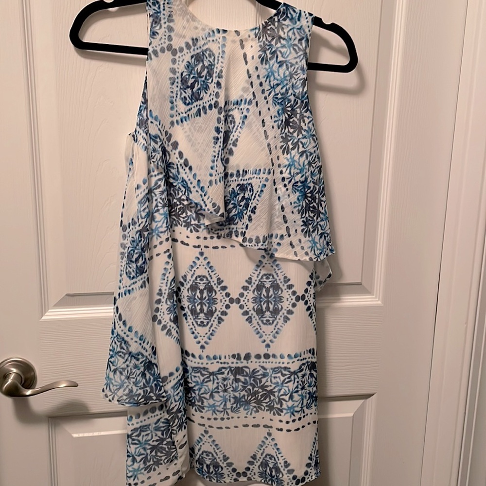 BCBGeneration Blue/White Patterned Sleeveless Flowy Dress